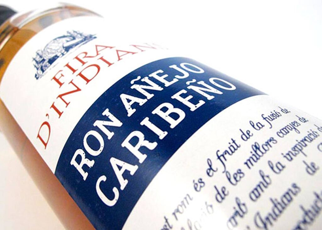 Etiqueta creativa diseñada para destacar en el lineal de tiendas.